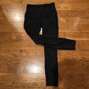 Lululemon SZ 4 Black 7/8 legging